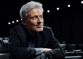 Florian Scheuba über den Irrsinn der Welt