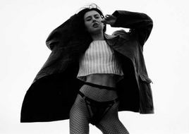 Singlepremiere: Tina "Lavaboy"