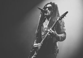 Lenny Kravitz kehrt nach zwei Jahren auf Burg Clam zurück