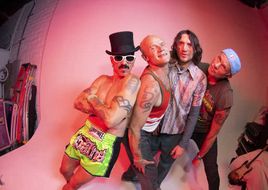 Red Hot Chili Peppers: Nackte Nostalgie
