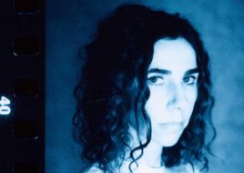 PJ Harvey meldet sich mit "A Child’s Question, August" zurück
