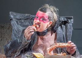 Donaufestival Krems: Hoffentlich geht die Welt frühestens Mitte Mai zu Grunde