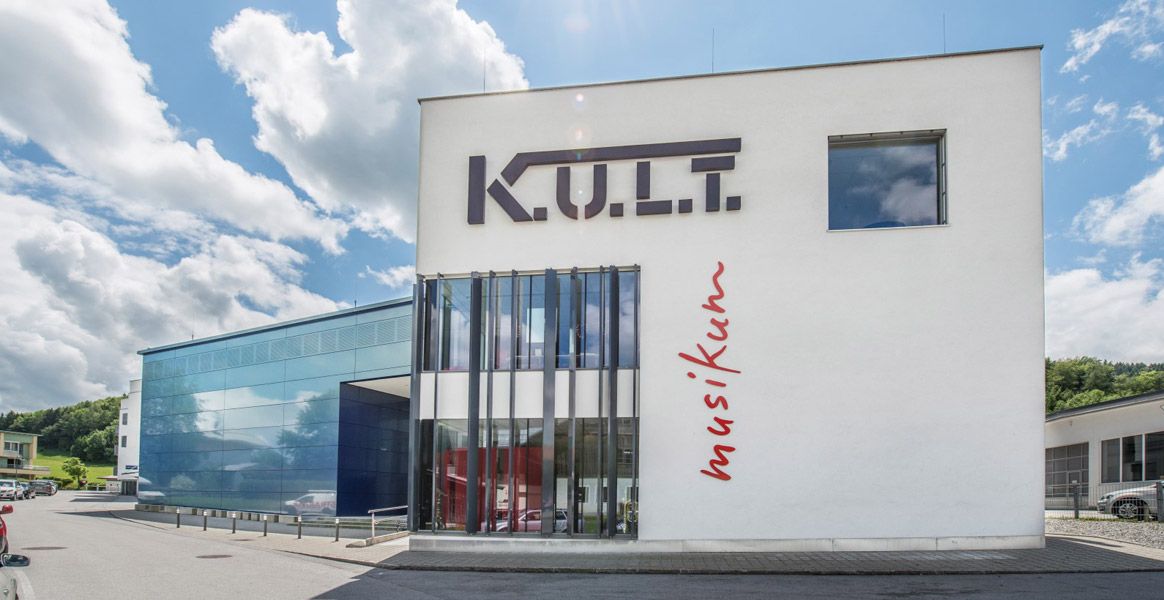 © K.U.L.T.