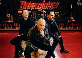 Danko Jones zollen mit "Diamond In The Rough" KISS Tribut