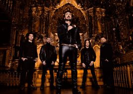 Moonspell sind "far from god", weil "god is a vampire"