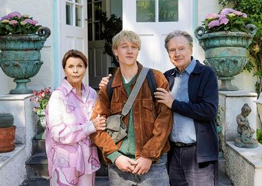 © 2026 KOMPLIZEN FILM GMBH, SENTANA FILMPRODUKTION, DOLL FILMPRODUKTION, WARNER BROS. ENTERTAINMENT GMBH
