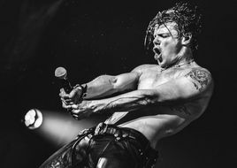 Nach seinem Foto mit Till Lindemann widmet sich Yungblud wieder seinen "Idolen"