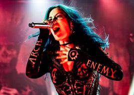 Ein einschneidender Paukenschlag bei Arch Enemy