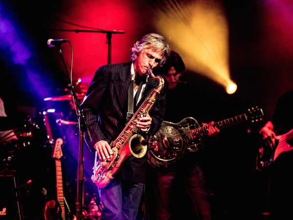 The Dire Straits Experience