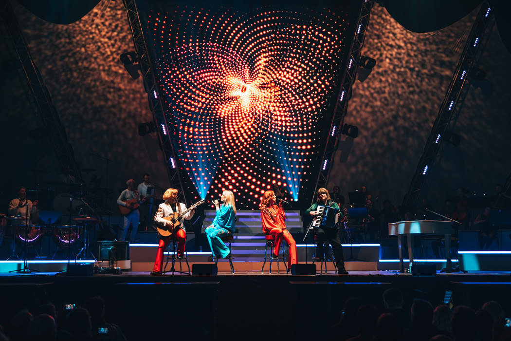 &copy; Milan Schmalenbach