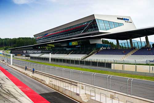 &copy;Philip Platzer Red Bull Content Pool