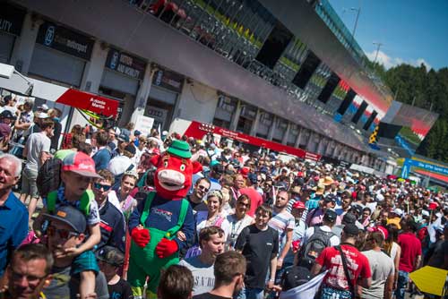 &copy;Philip Platzer Red Bull Content Pool