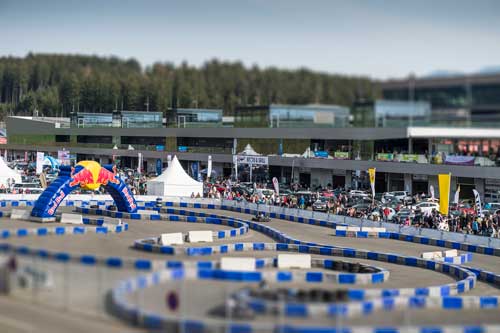 &copy;Philip Platzer Red Bull Content Pool