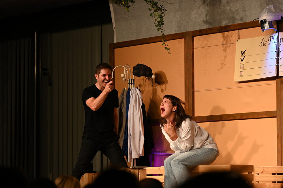 "How to Date a Feminist" | &copy; Thomas Hude