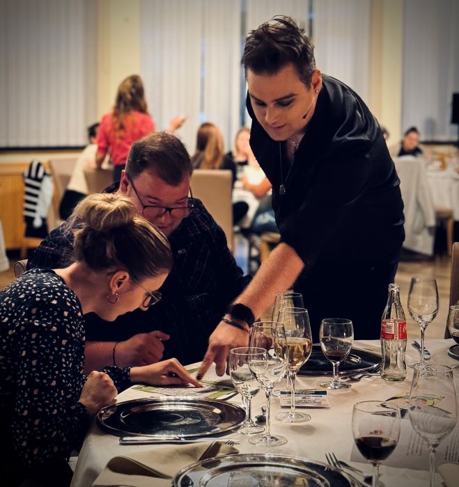 &copy; M&ouml;rder Dinner  