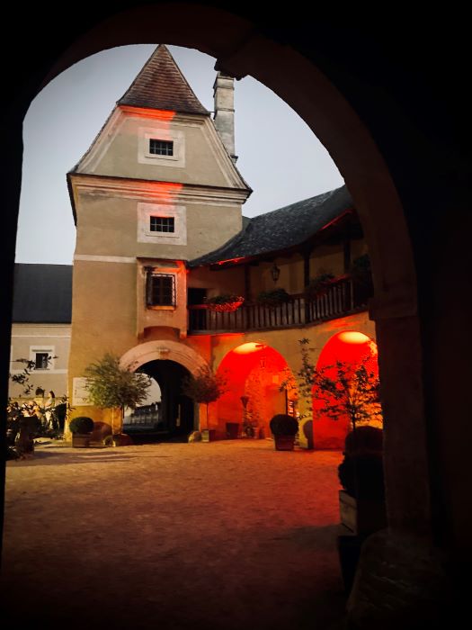 &copy; M&ouml;rder Dinner  