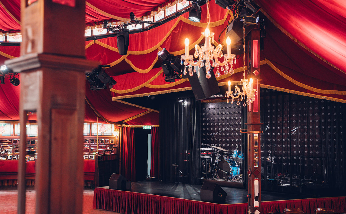 &copy; Marvin Strauss