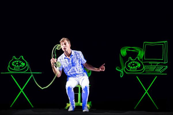 Schwarzlicht Theater