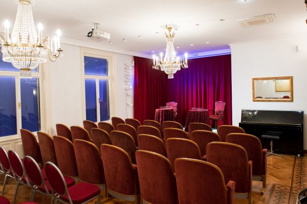 Theater im Salon