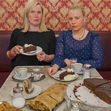 Katharina Stra&szlig;er, Katharina Hohenberger & die Wiener Brut