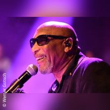 Ron Williams meets Harry Belafonte