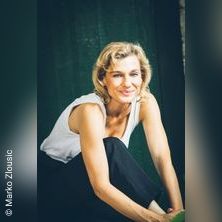 Valerie Sajdik - Amiti&eacute;s